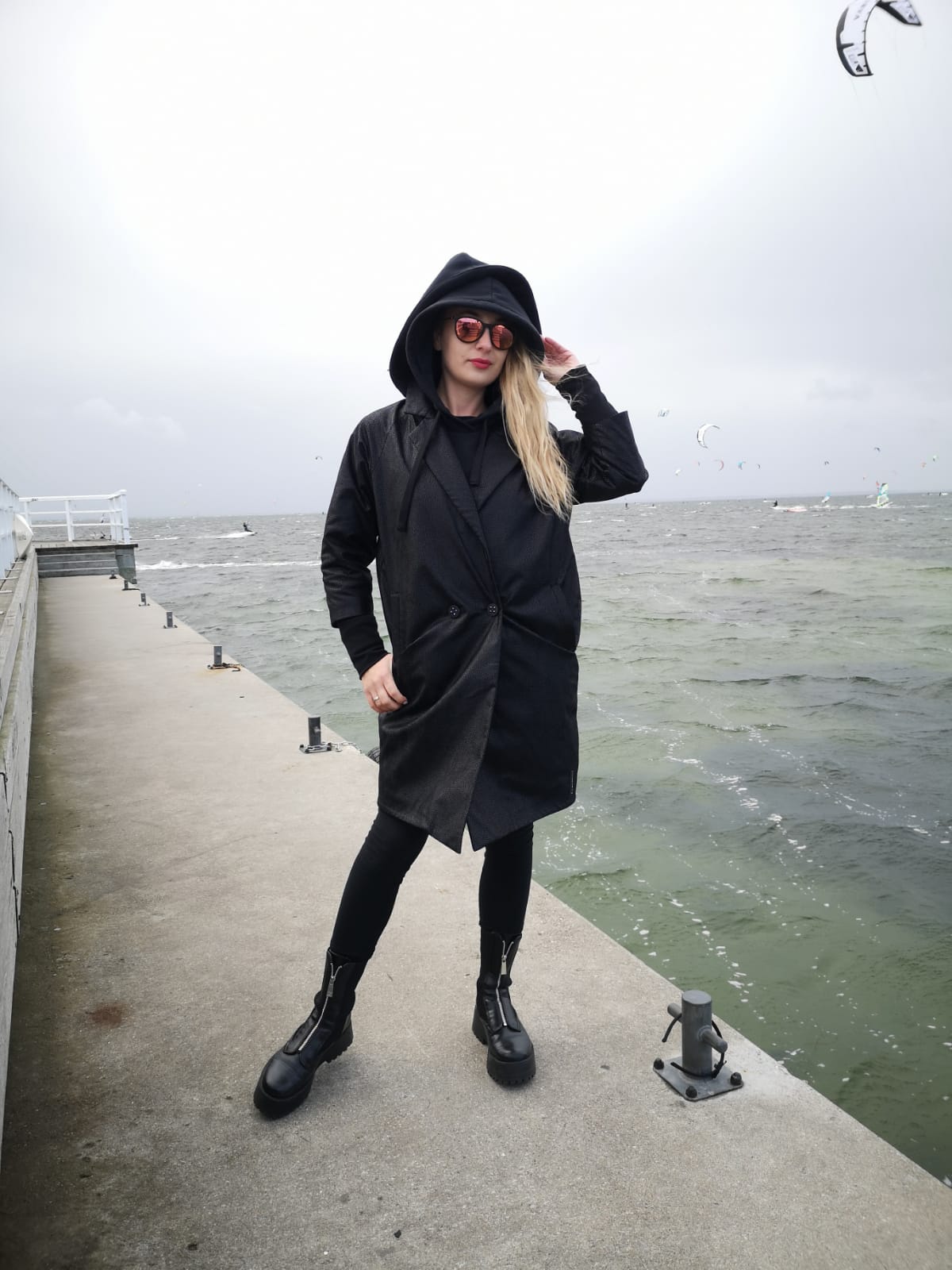 Płaszcz z odpinanym kapturem DRAGON czarny - obrazek 9