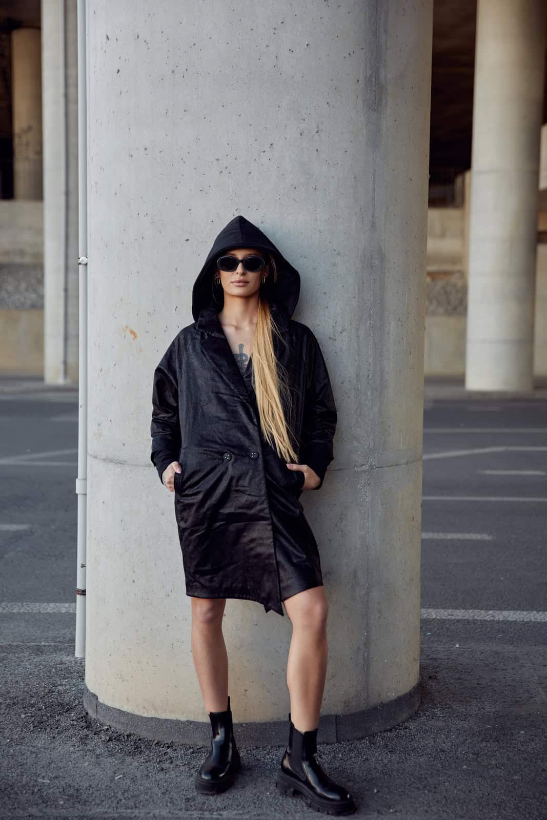 Płaszcz z odpinanym kapturem DRAGON czarny - obrazek 4