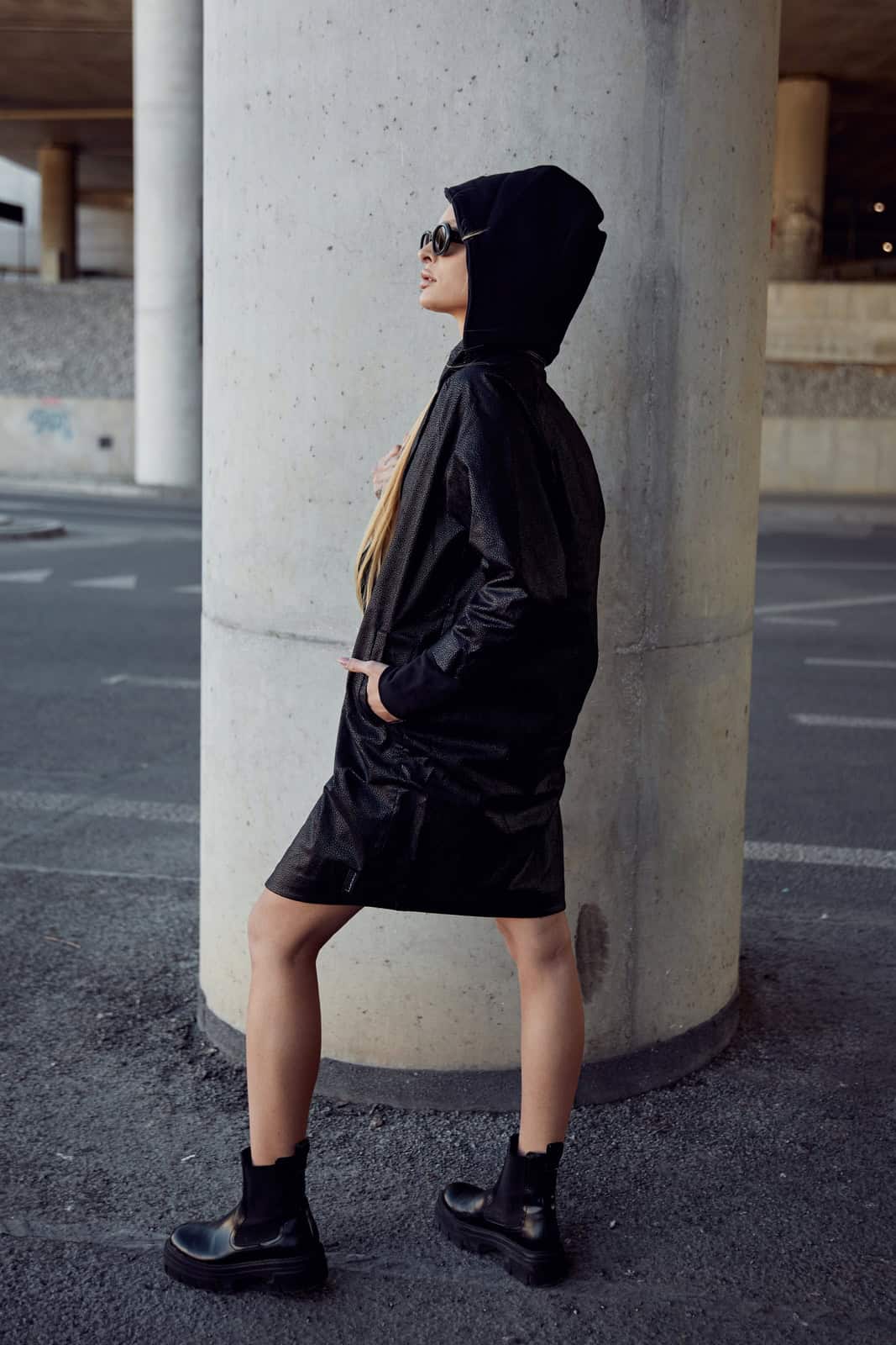 Płaszcz z odpinanym kapturem DRAGON czarny - obrazek 6