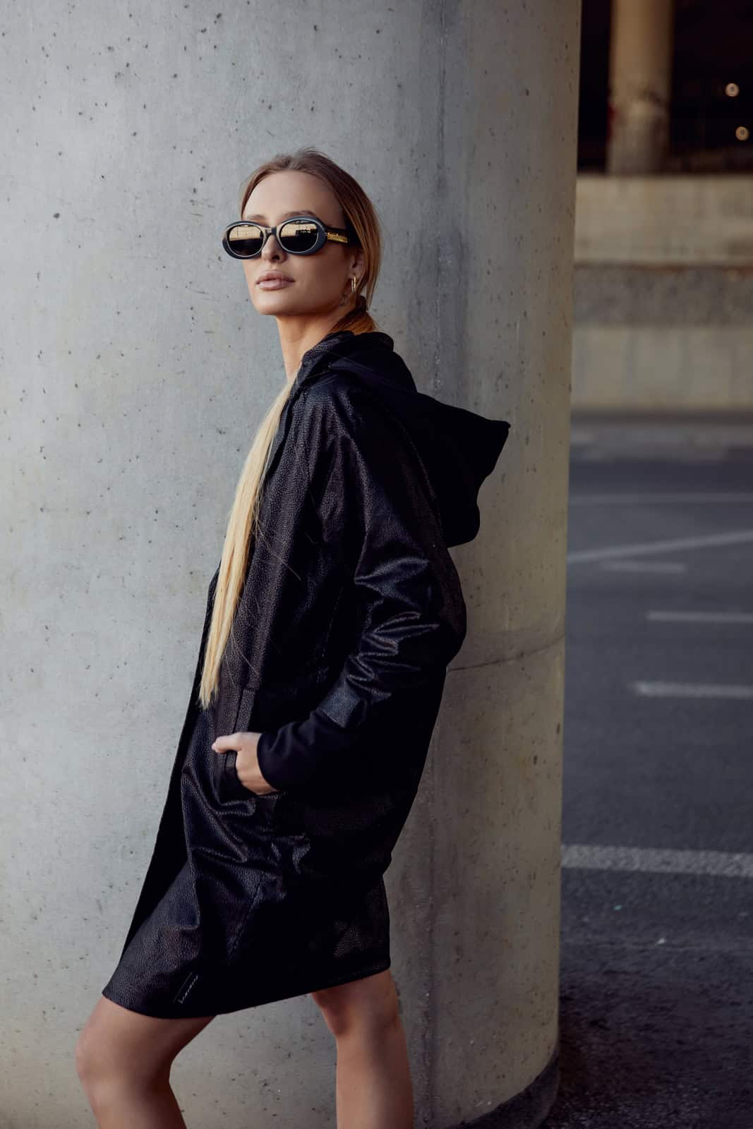 Płaszcz z odpinanym kapturem DRAGON czarny - obrazek 7